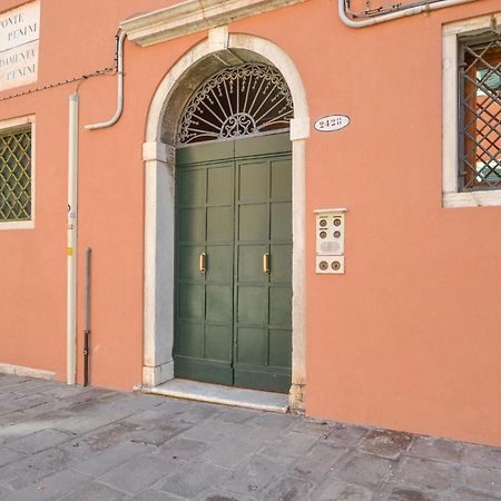 Stunning Apartment In Venezia With Kitchenette エクステリア 写真