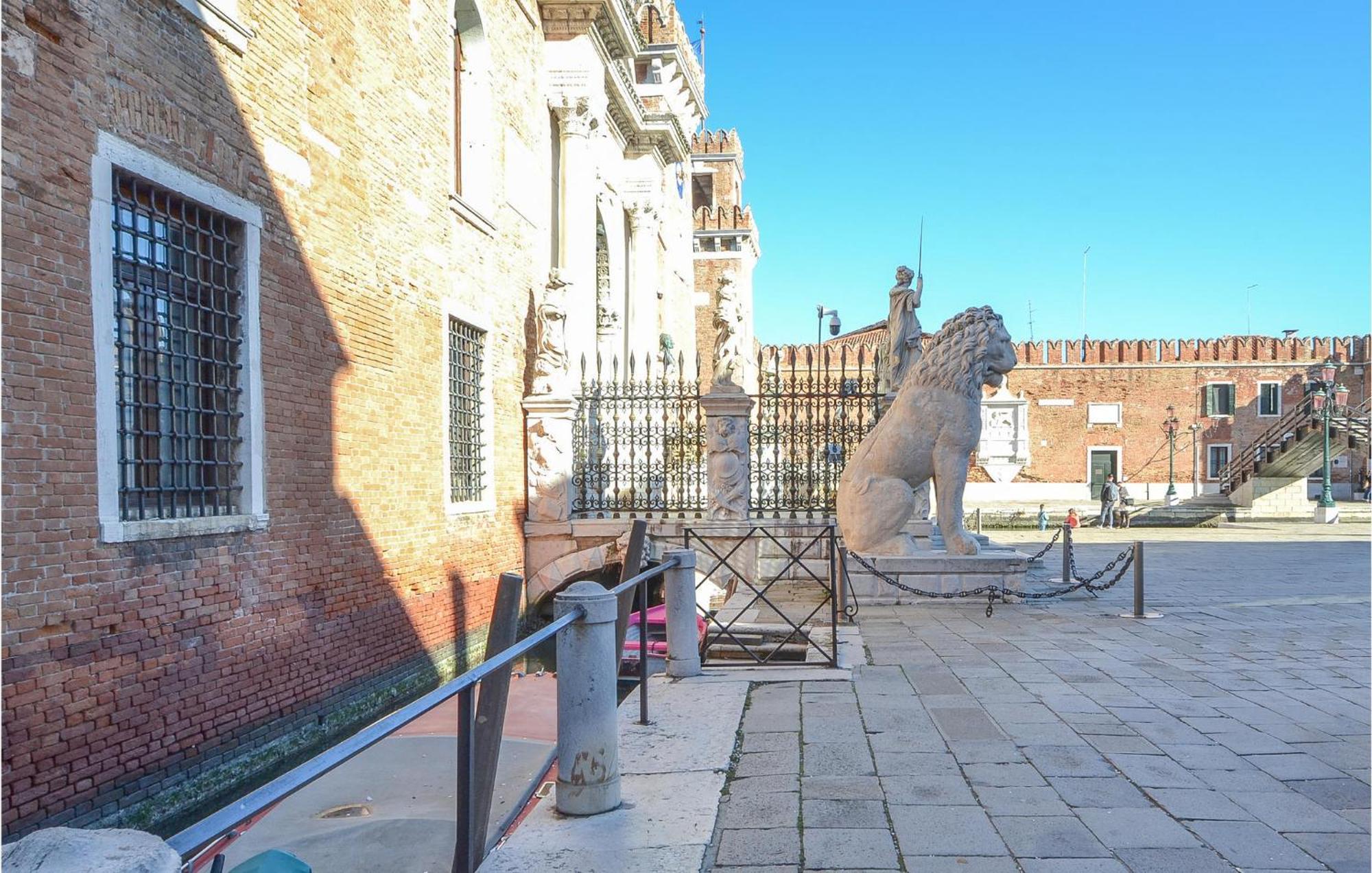 Stunning Apartment In Venezia With Kitchenette エクステリア 写真