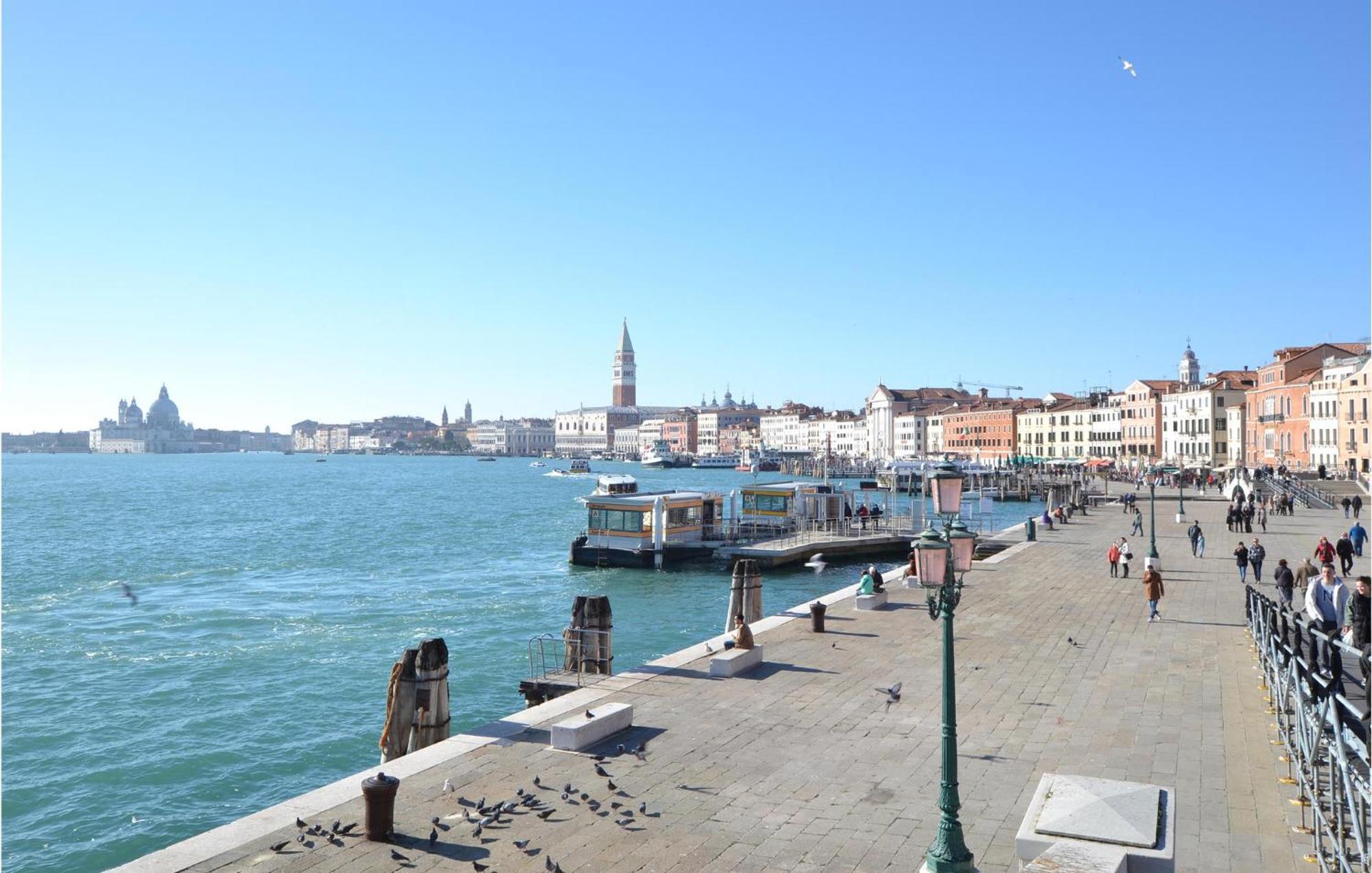 Stunning Apartment In Venezia With Kitchenette エクステリア 写真